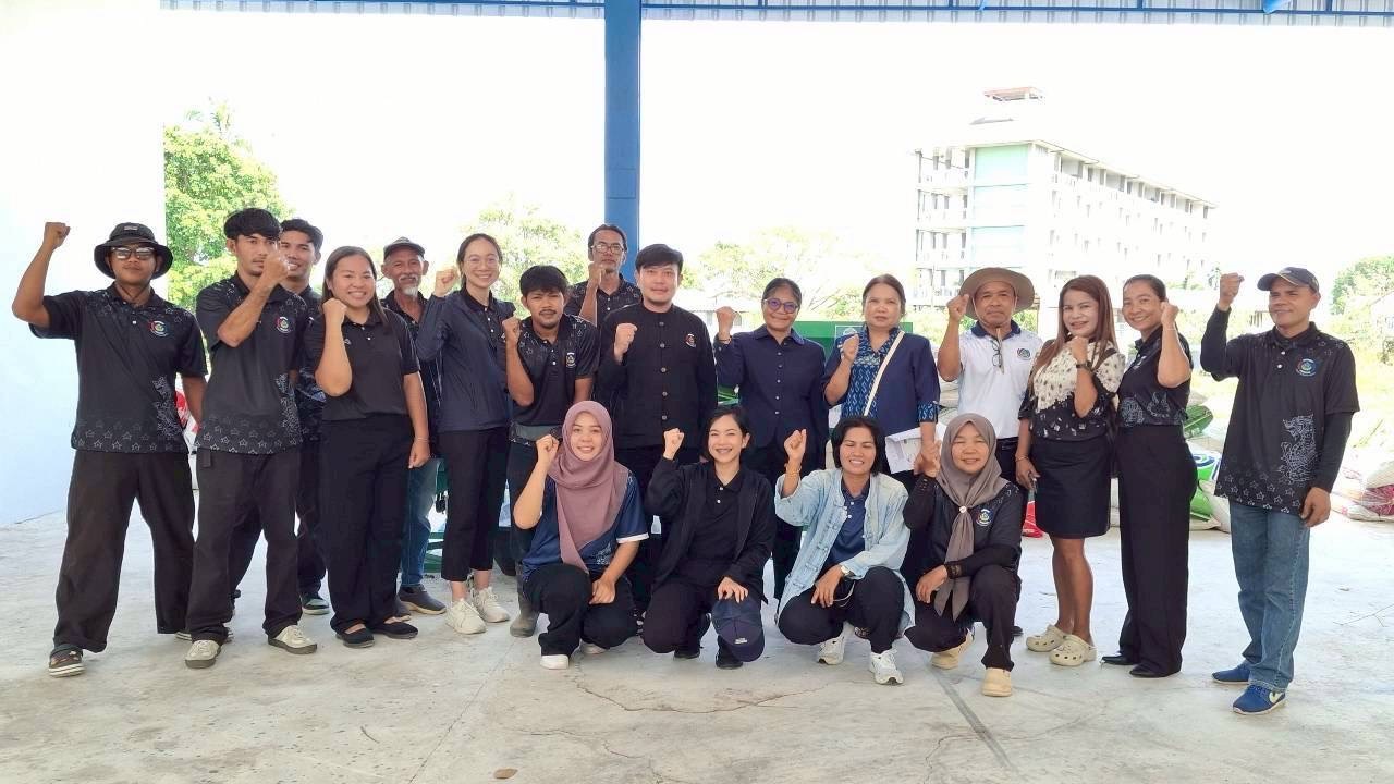 สำนักเสริมสร้างความเข้มแข็งชุมชน ลงพื้นที่ศึกษาดูงาน และแลกเปลี่ยนเรียนรู้การบริหารจัดการพื้นที่ เพื่อสร้างเศรษฐกิจหมุนเวียนในชุมชนอย่างยั่งยืน