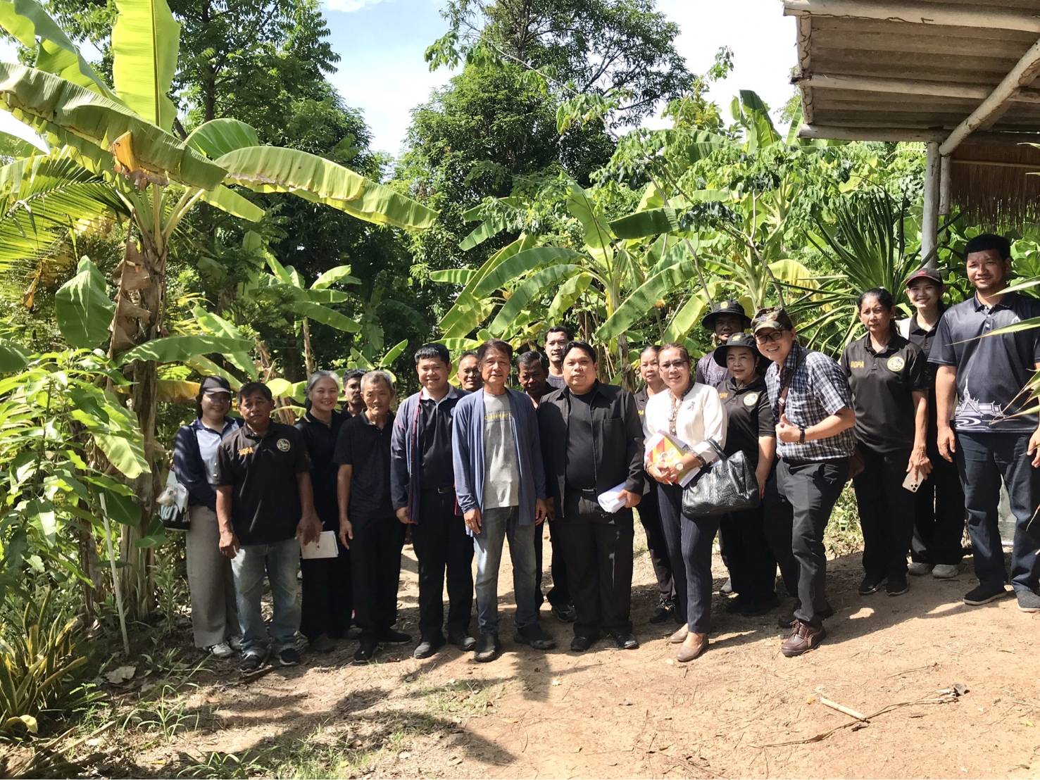 สสช. พร้อมคณะ ลงพื้นที่ติดตาม กิจกรรมภายใต้โครงการพัฒนาหมู่บ้านเศรษฐกิจพอเพียง ในเขตพื้นที่จังหวัดอ่างทอง